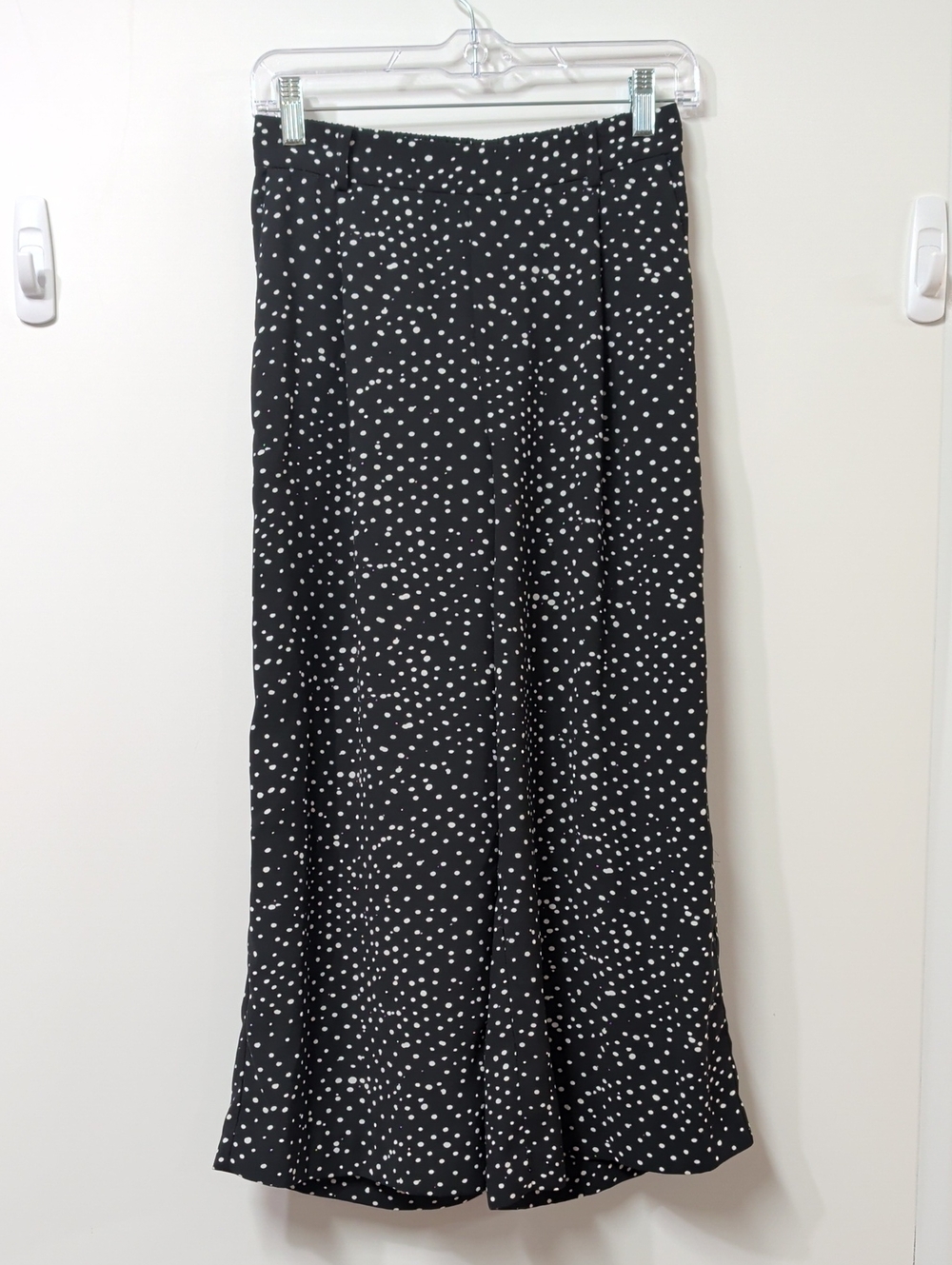 Tahari Splatter Dot Wide-Leg Cropped Pants